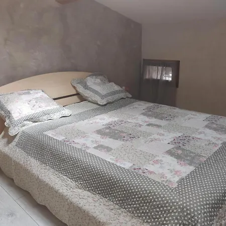 Dans Maison De Caractere Au Calme * Reignac (Gironde)