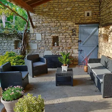 Dans Maison De Caractere Au Calme Bed & Breakfast