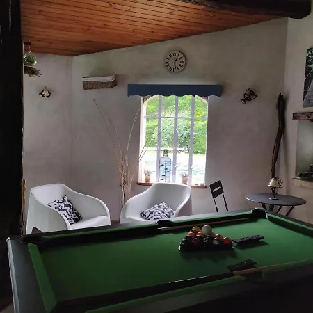 Dans Maison De Caractere Au Calme Bed & Breakfast